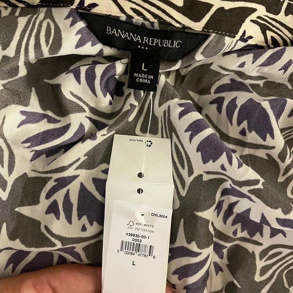 NWT Silky Banana Republic Blouse - Picture 5 of 5